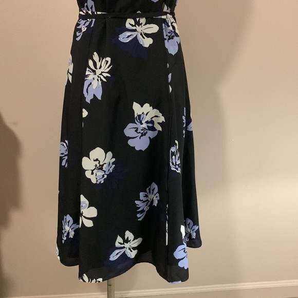BANANA Republic Navy Color Floral Design Maxi Dress Size S- Like New. - Picture 11 of 15